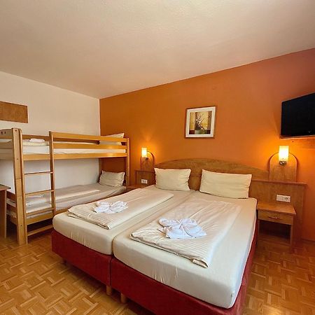 Hotel Gasthof Rose Günzburg Esterno foto