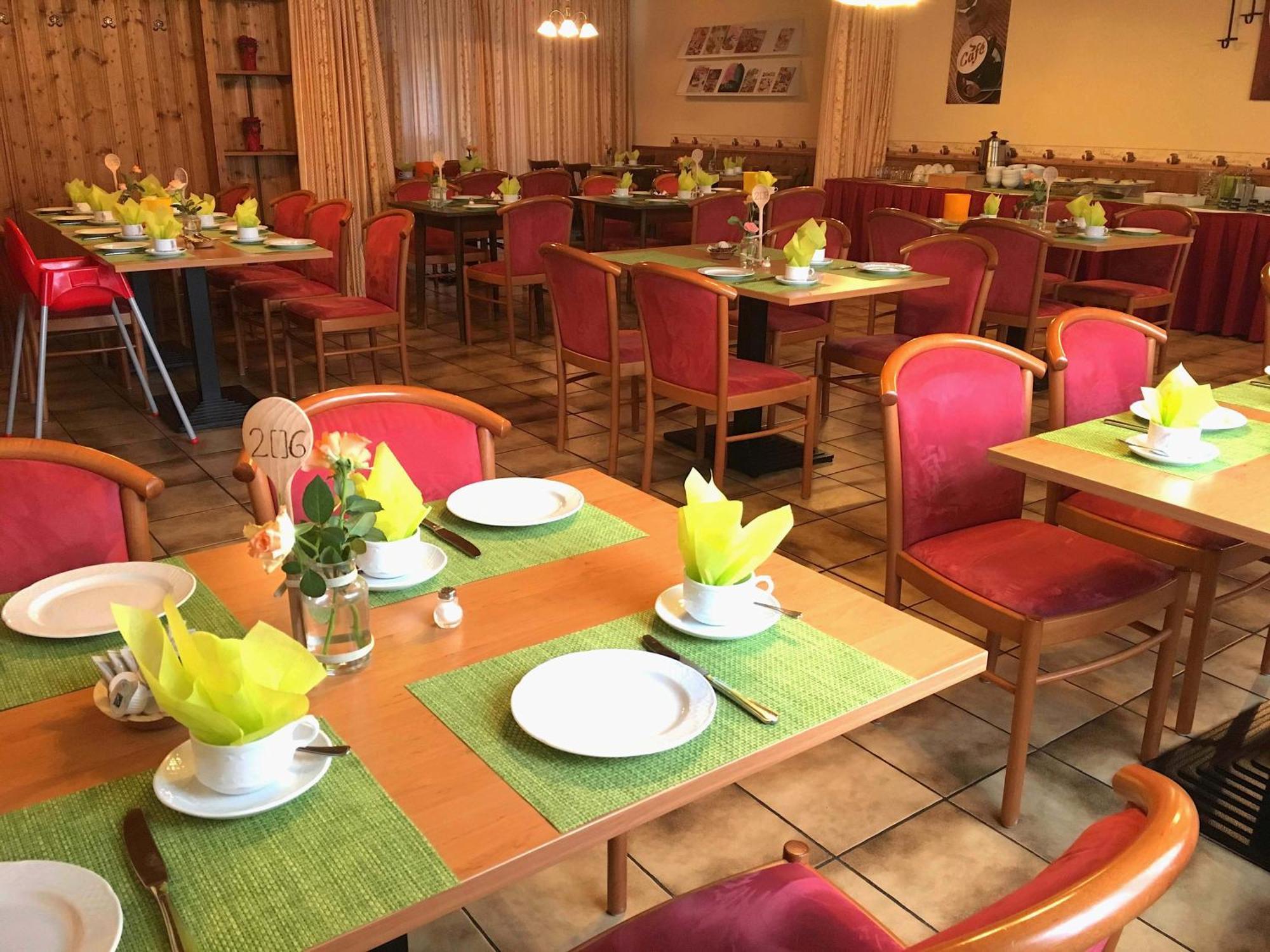 Hotel Gasthof Rose Günzburg Esterno foto